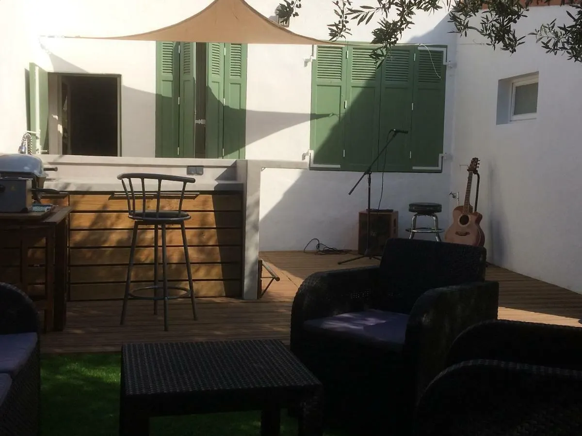 Aux Delices De L'Olivier Bed & Breakfast Marseille France